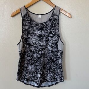 Lululemon Athletica Black and Gray Floral night garden sculpt tank